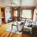 Lombi Holiday House *