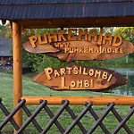Lombi Holiday House